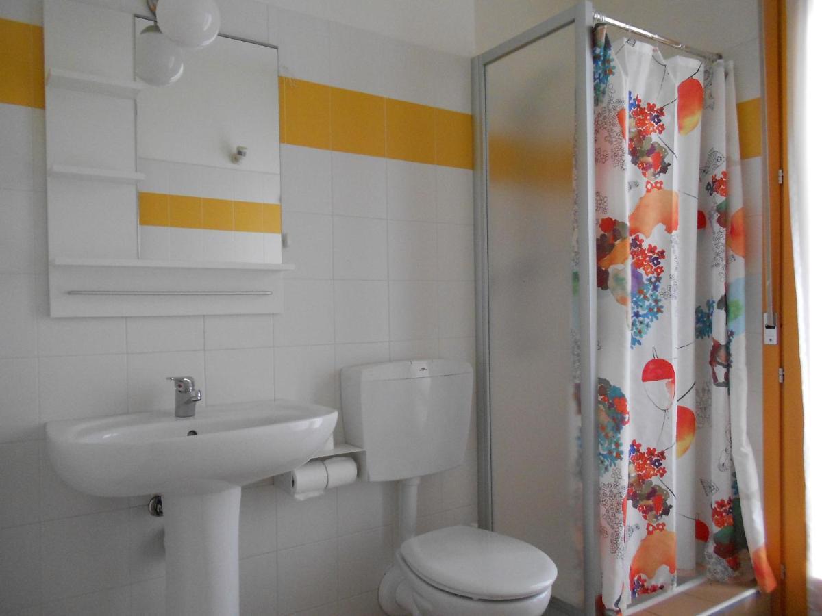 Camera Doppia con Letti Singoli con Bagno Privato