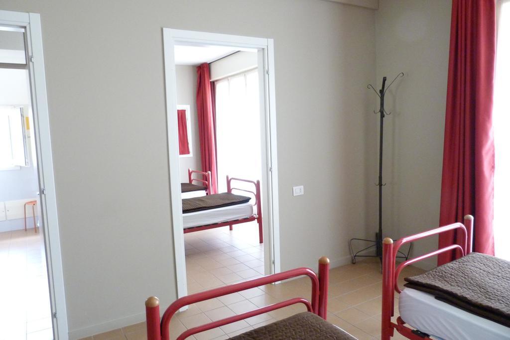 Posto Letto in Dormitorio Femminile per 4 Persone